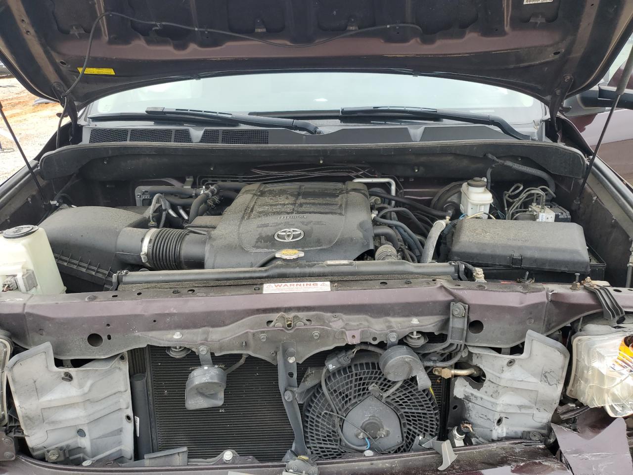TOYOTA SEQUOIA 2016 — 14
