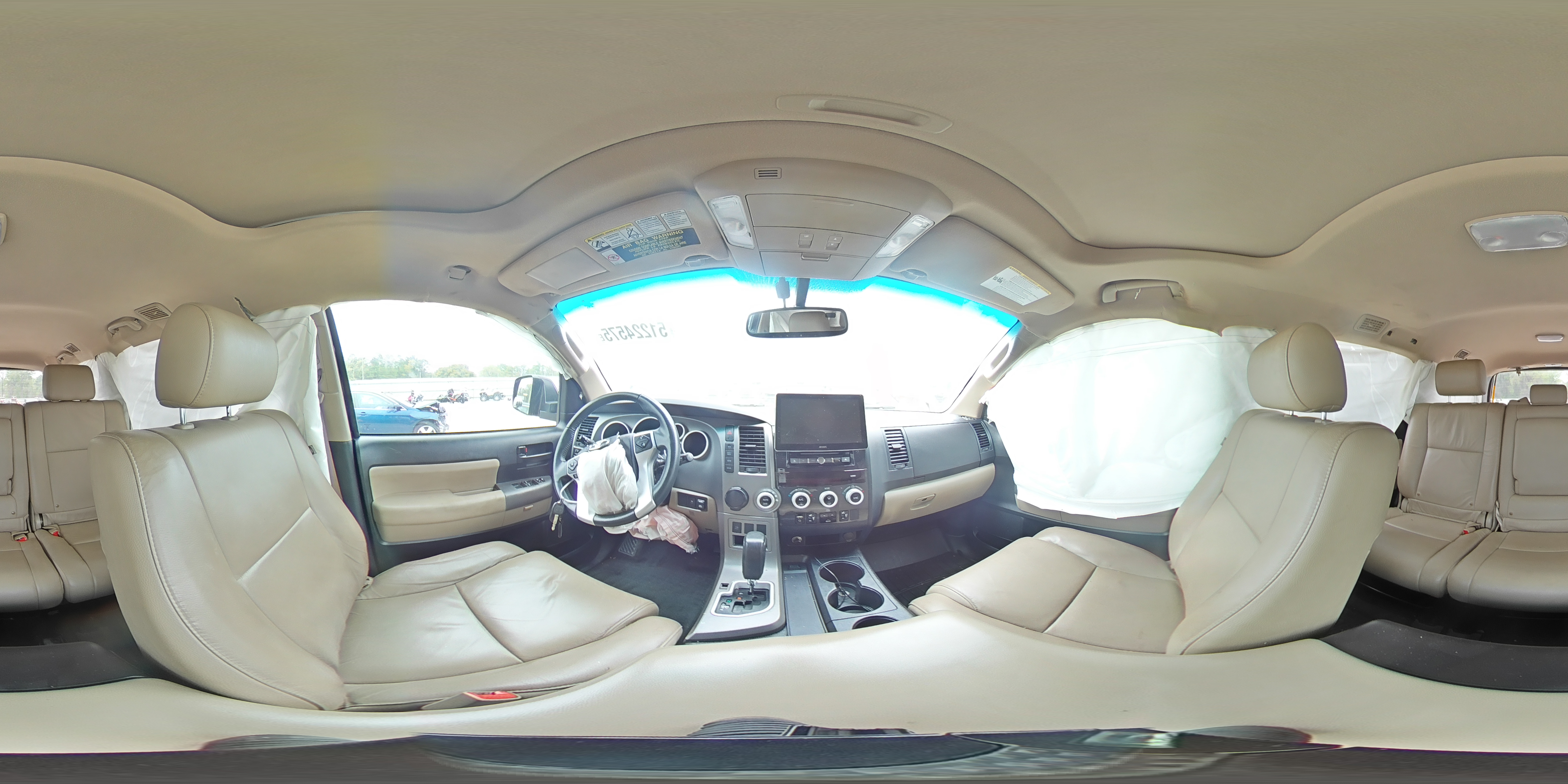 TOYOTA SEQUOIA 2016 — 13