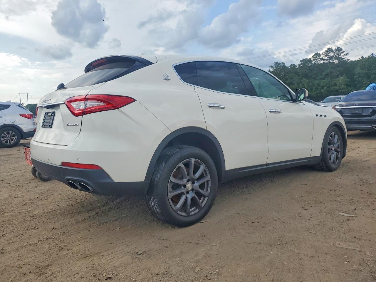 MASERATI LEVANTE 2018 — 4