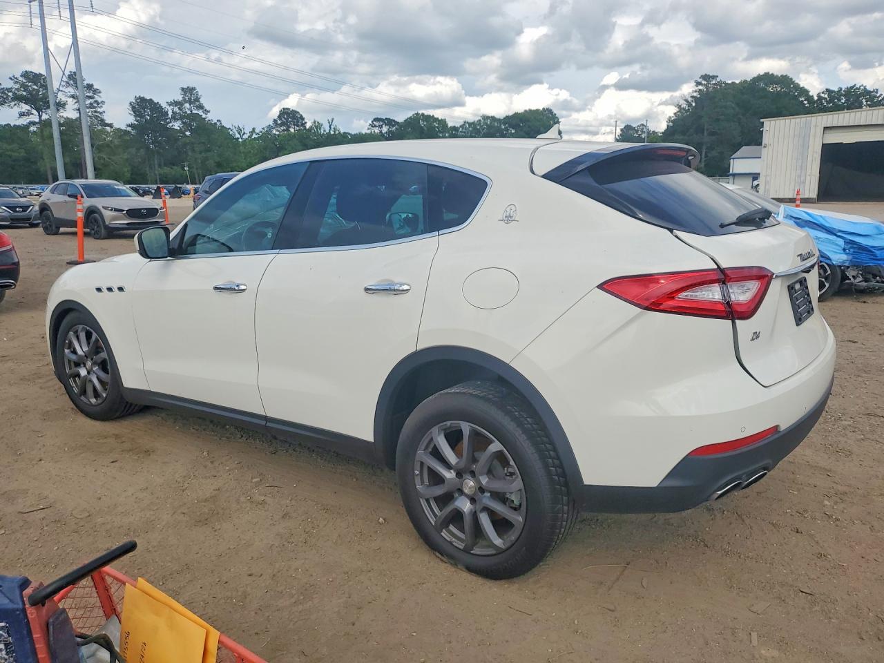 MASERATI LEVANTE 2018 — 3