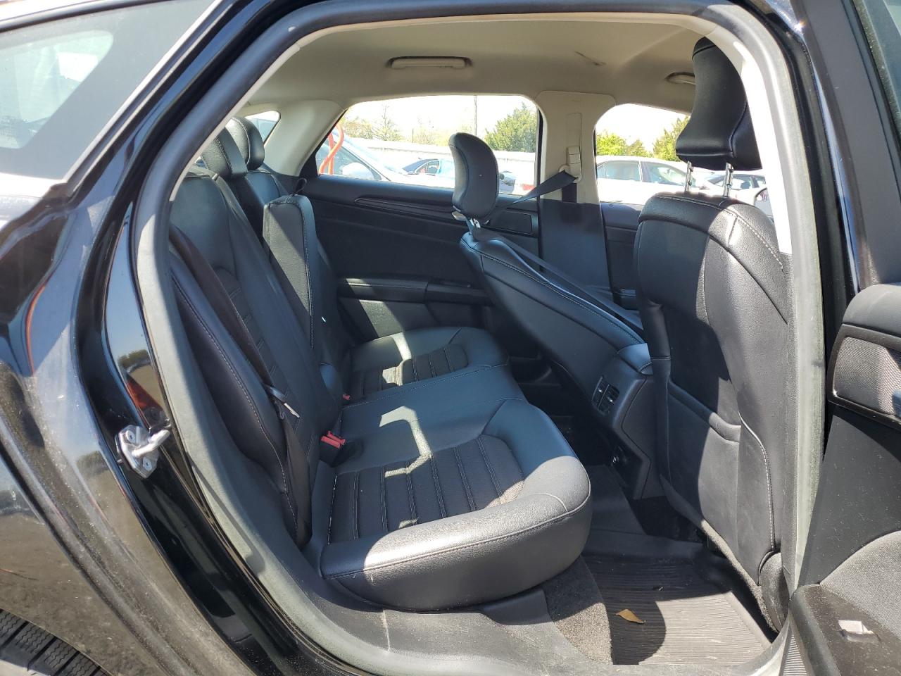 FORD FUSION 2018 — 11