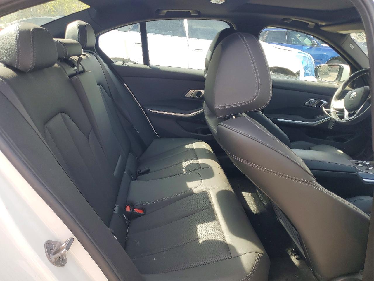 BMW 330XI 2023 — 11