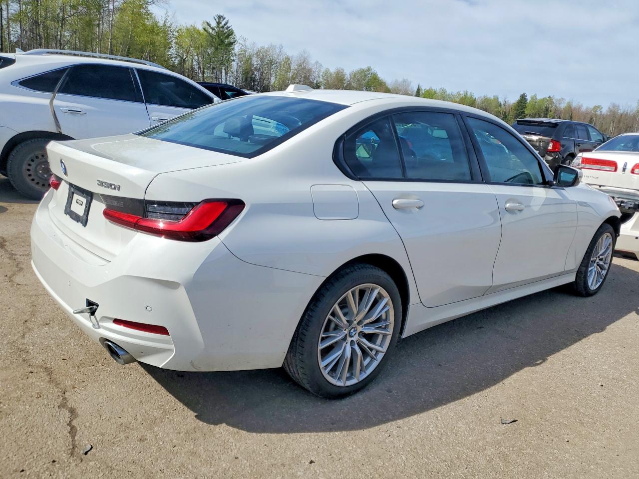 BMW 330XI 2023 — 4