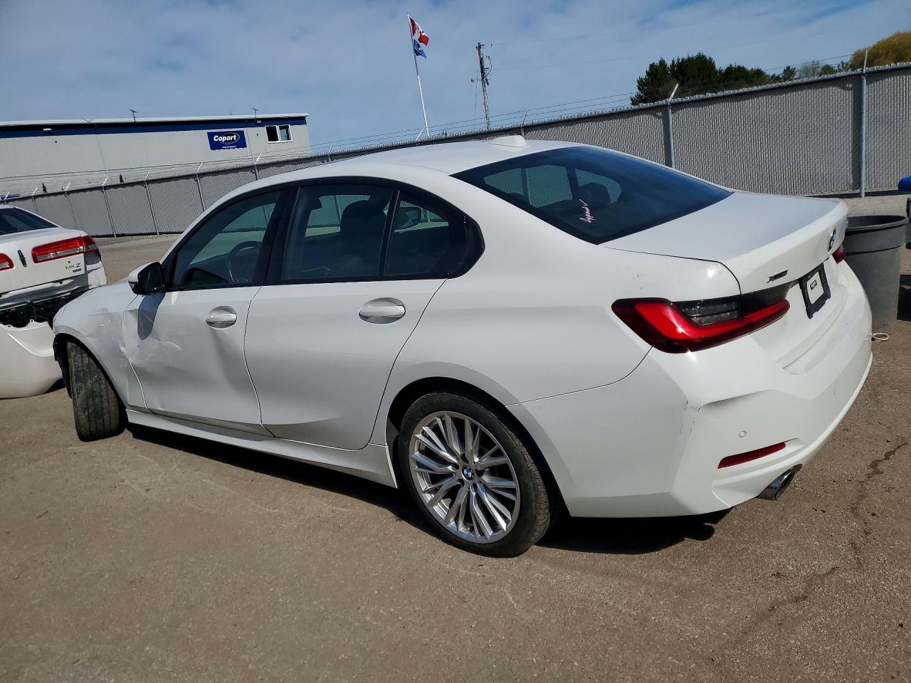 BMW 330XI 2023 — 3