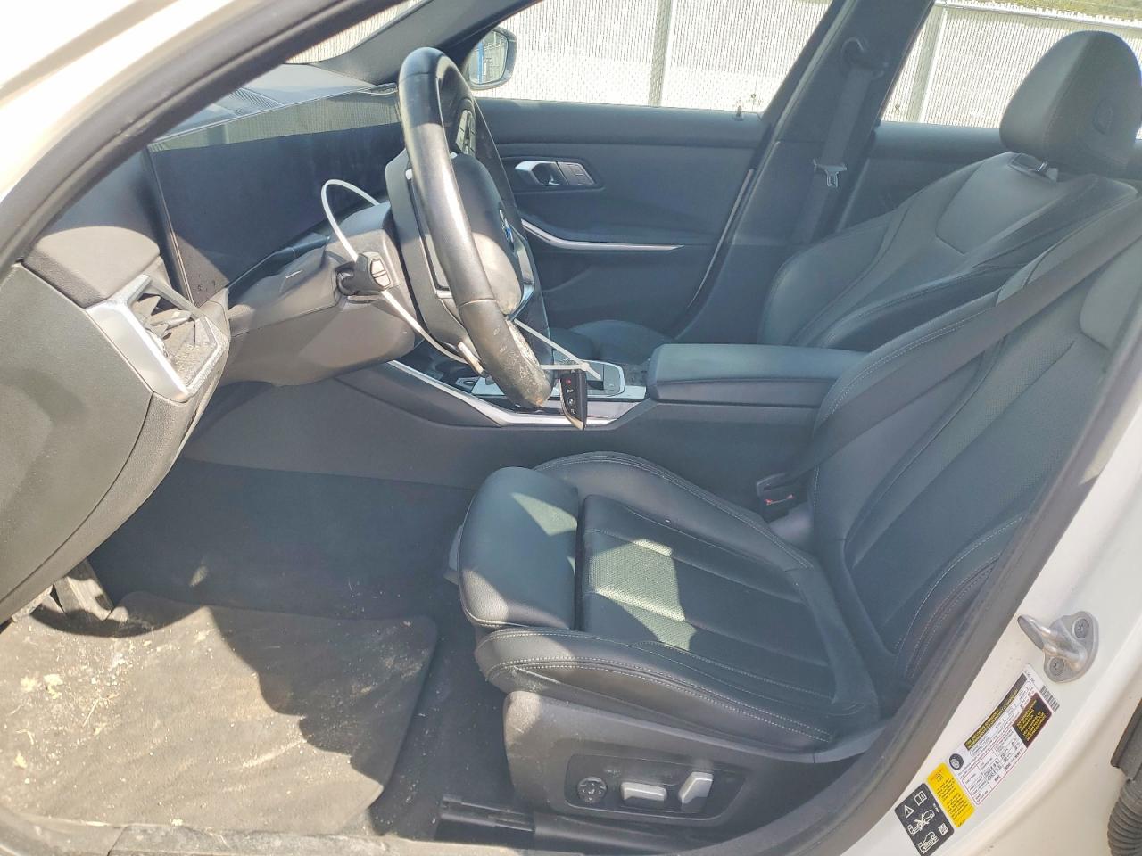 BMW 330XI 2023 — 8