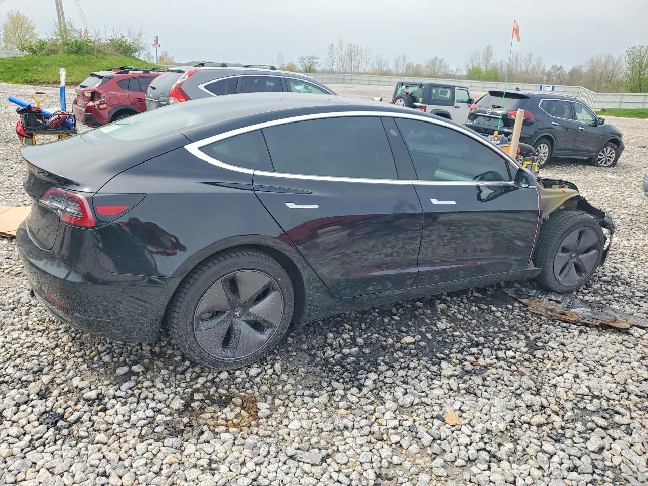 TESLA MODEL 3 2019 — 4