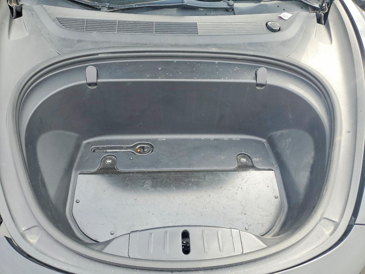 TESLA MODEL 3 2019 — 12