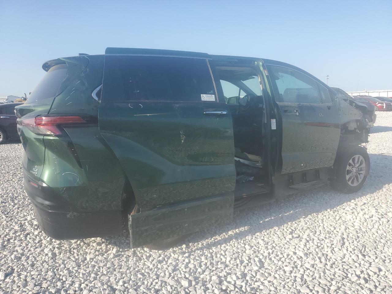 TOYOTA SIENNA 2021 — 4