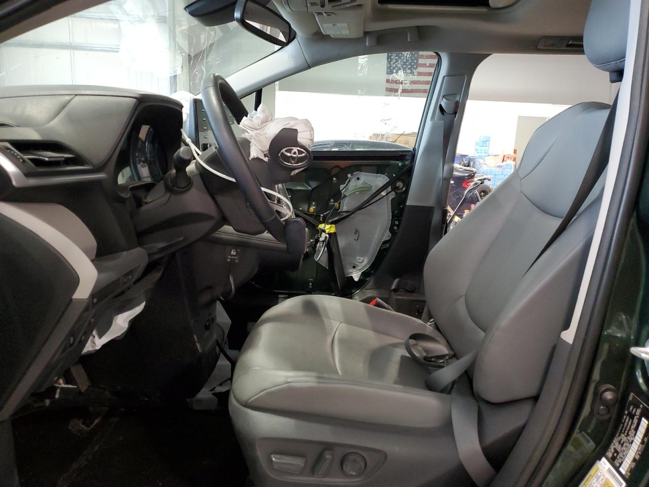 TOYOTA SIENNA 2021 — 8