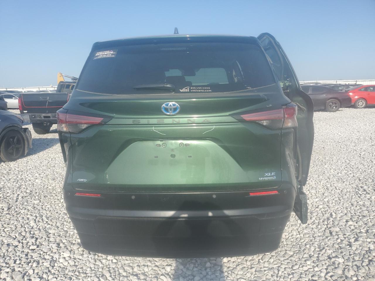 TOYOTA SIENNA 2021 — 7