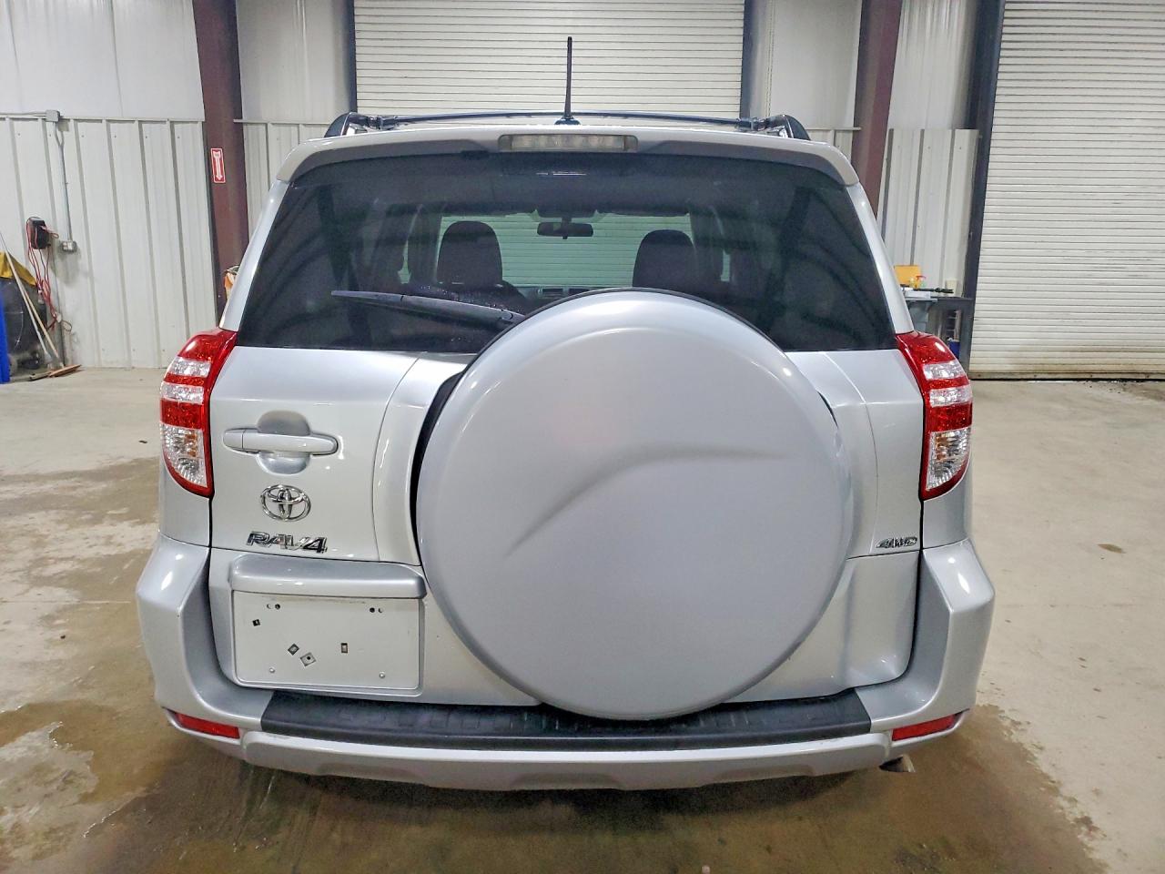 TOYOTA RAV4 2011 — 7