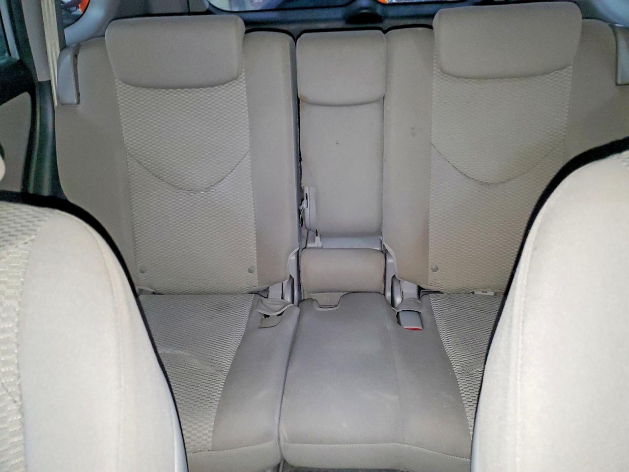 TOYOTA RAV4 2011 — 11