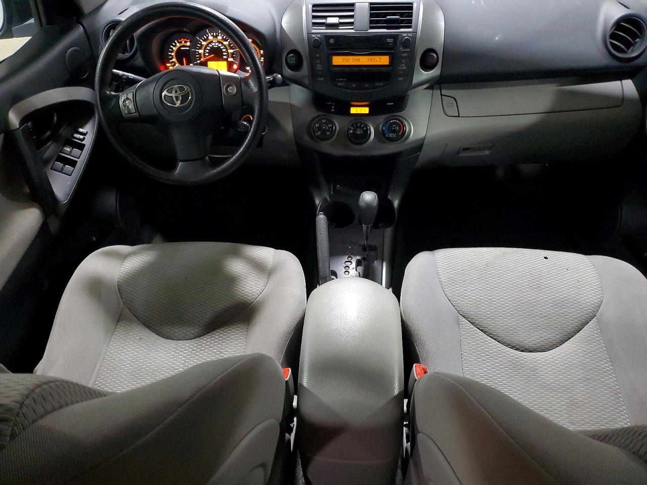 TOYOTA RAV4 2011 — 9