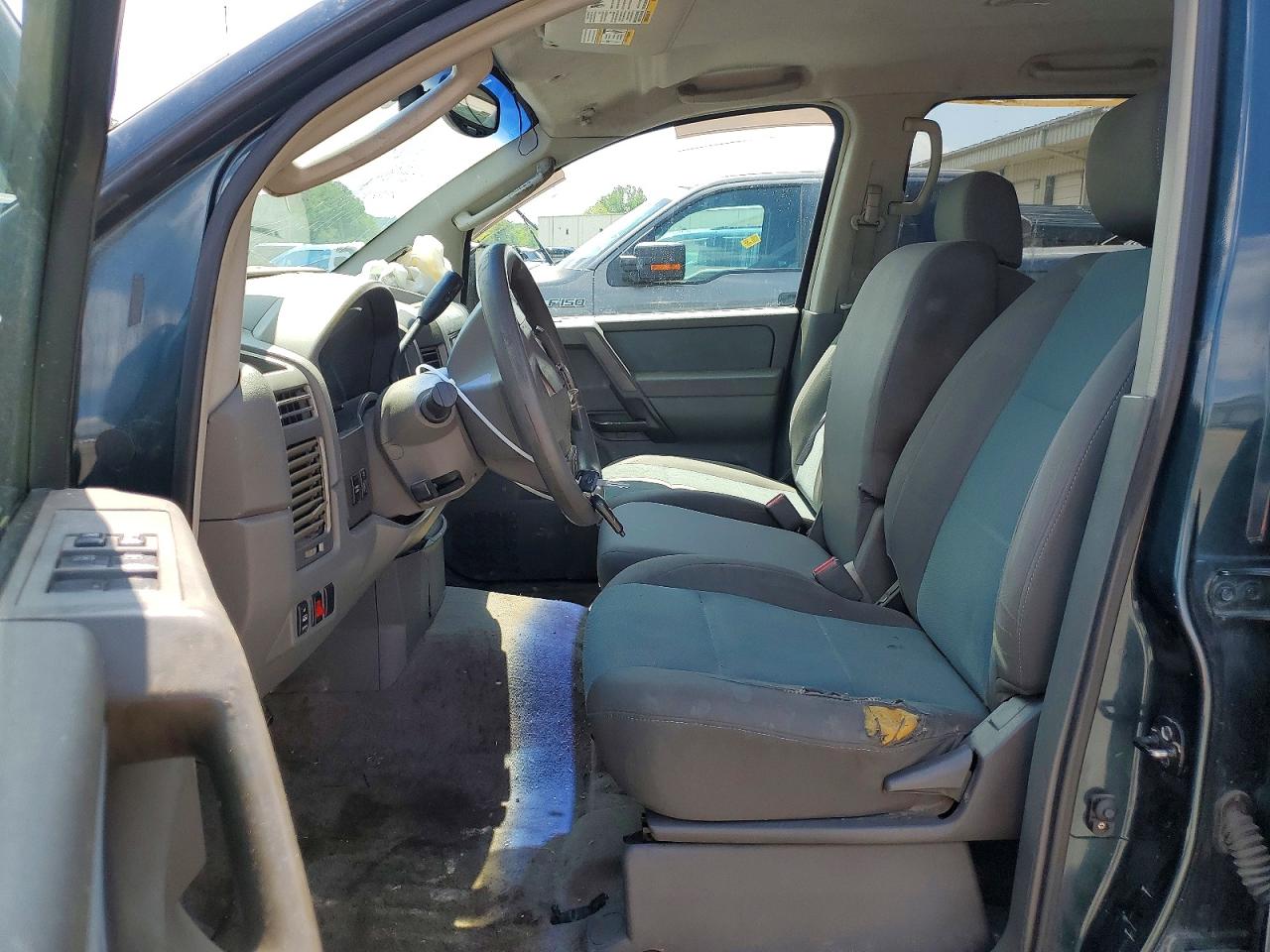 NISSAN TITAN 2005 — 8