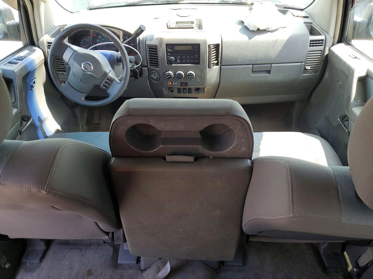 NISSAN TITAN 2005 — 9