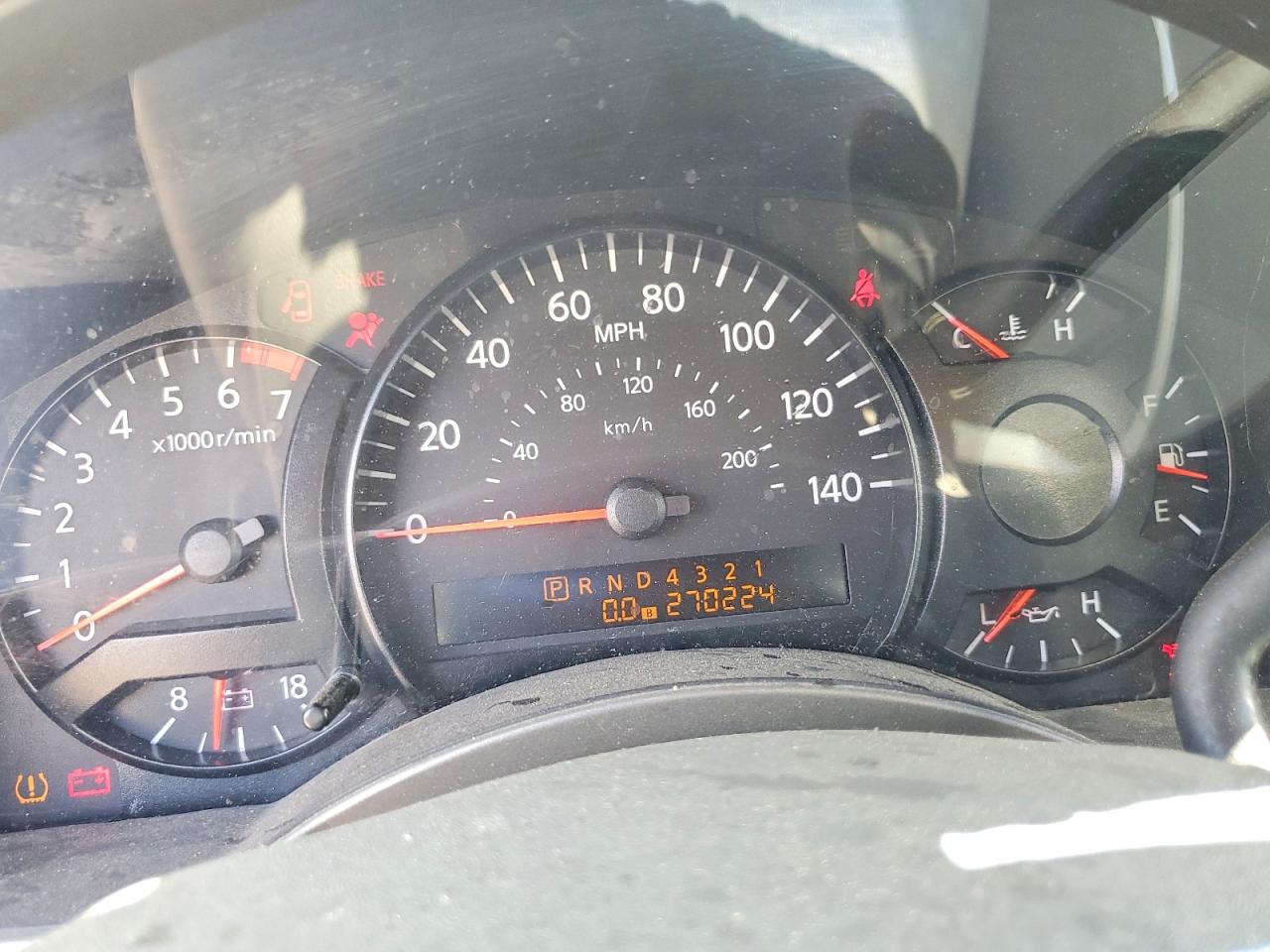NISSAN TITAN 2005 — 10
