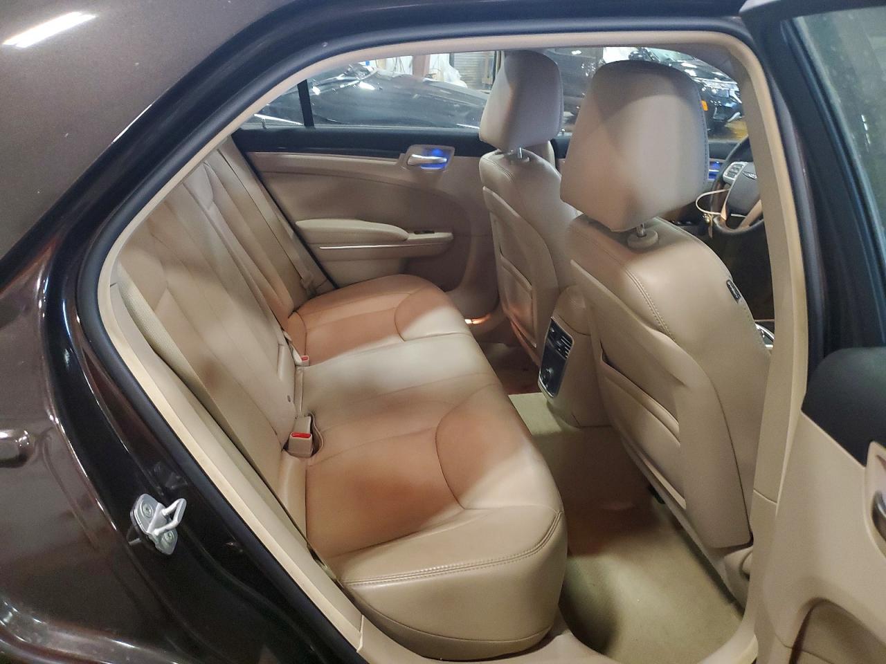 CHRYSLER 300 2013 — 11