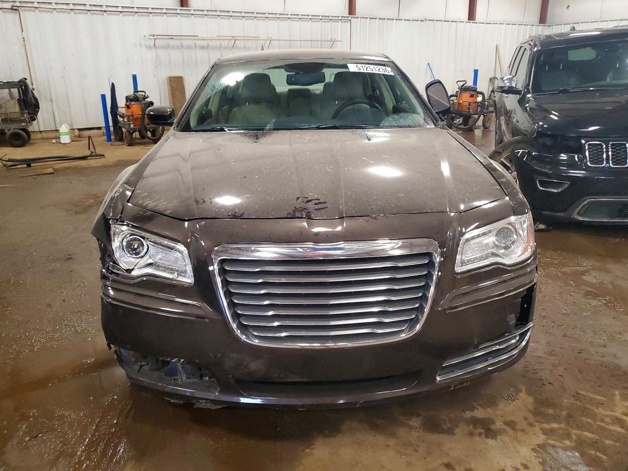 CHRYSLER 300 2013 — 6