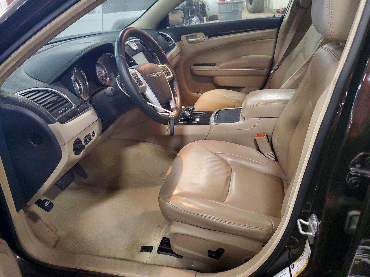 CHRYSLER 300 2013 — 8