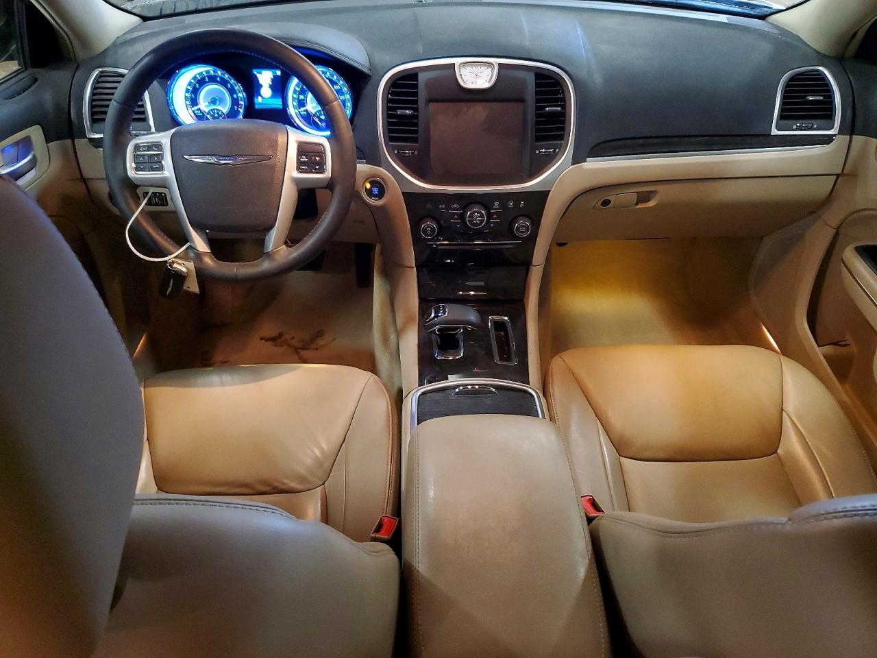 CHRYSLER 300 2013 — 9