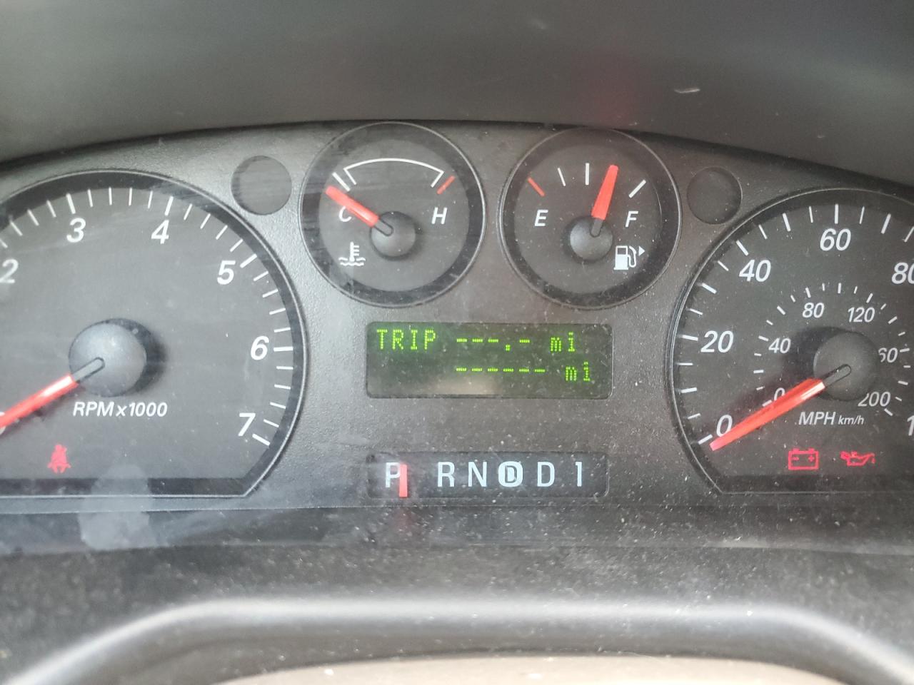 FORD TAURUS 2004 — 10