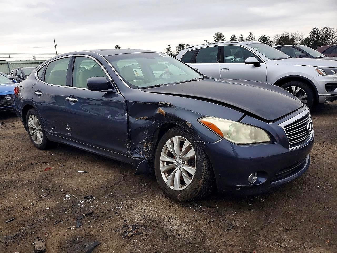 2011 INFINITI M37 X
