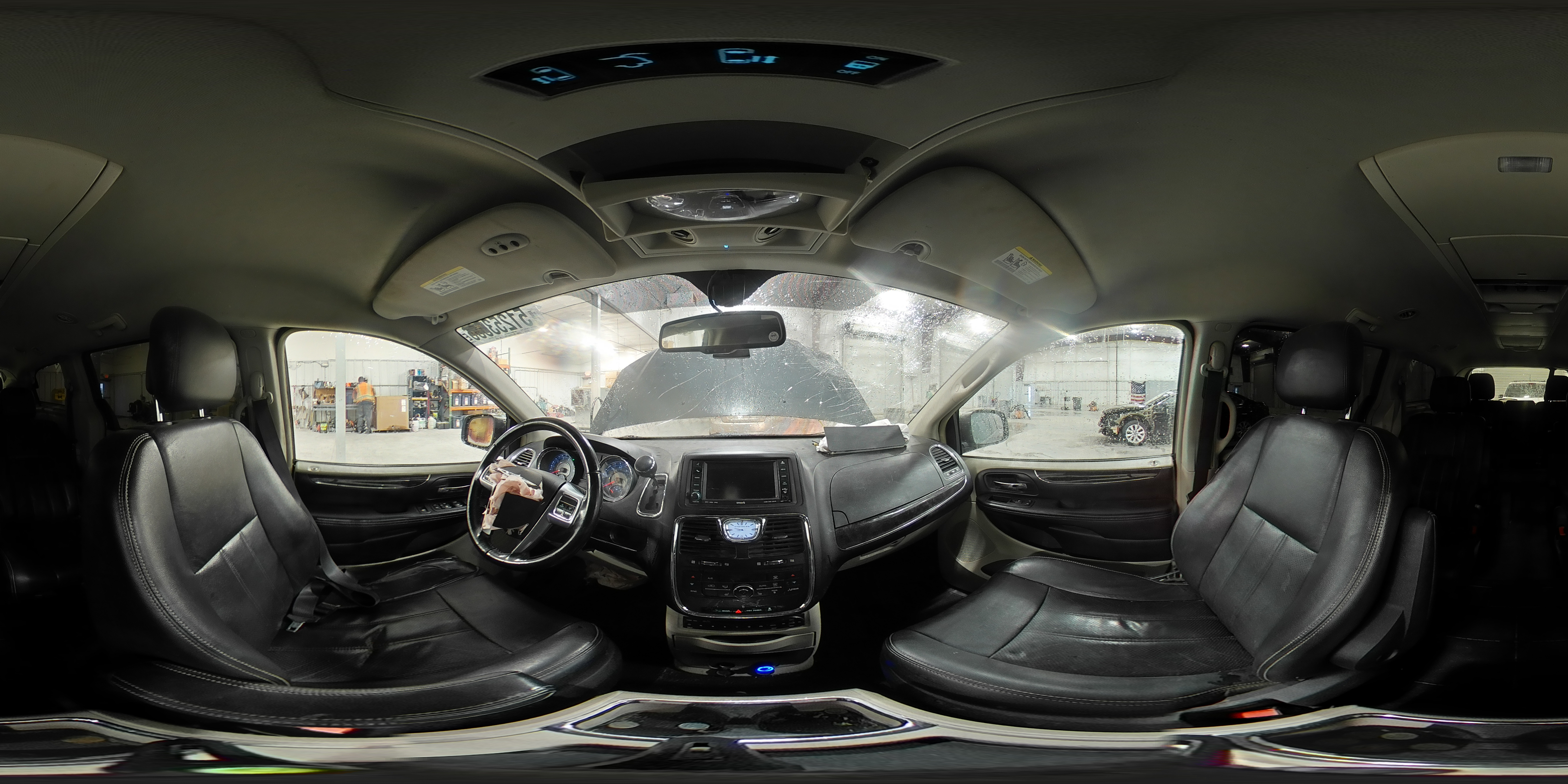 CHRYSLER TOWN & COUNTRY 2011 — 15