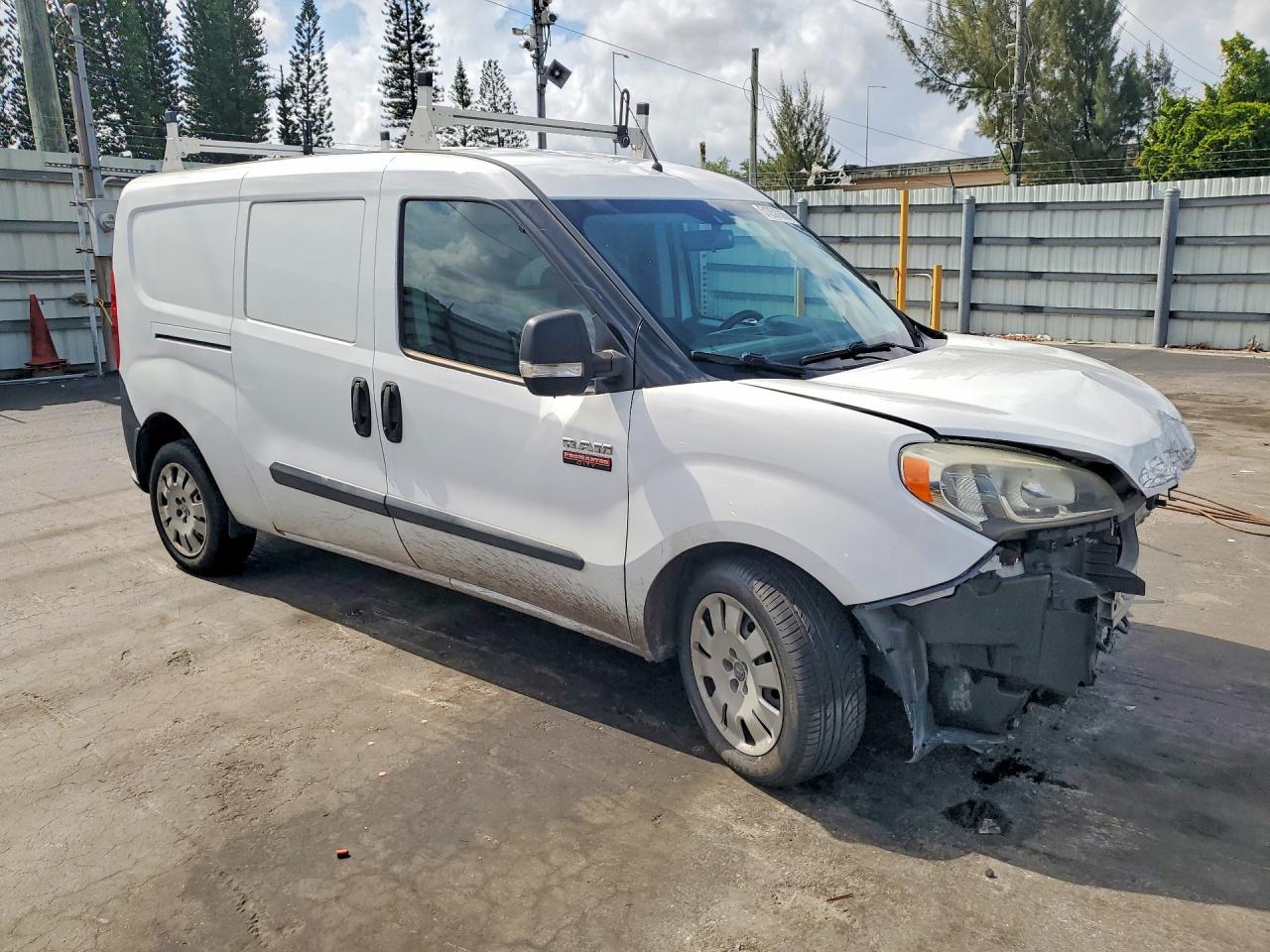 RAM PROMASTER CITY 2015 — 5