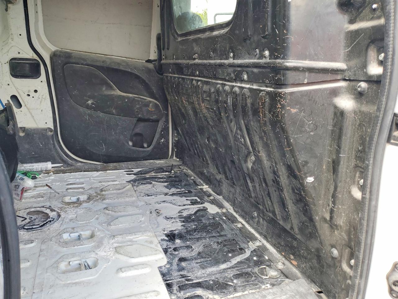 RAM PROMASTER CITY 2015 — 12
