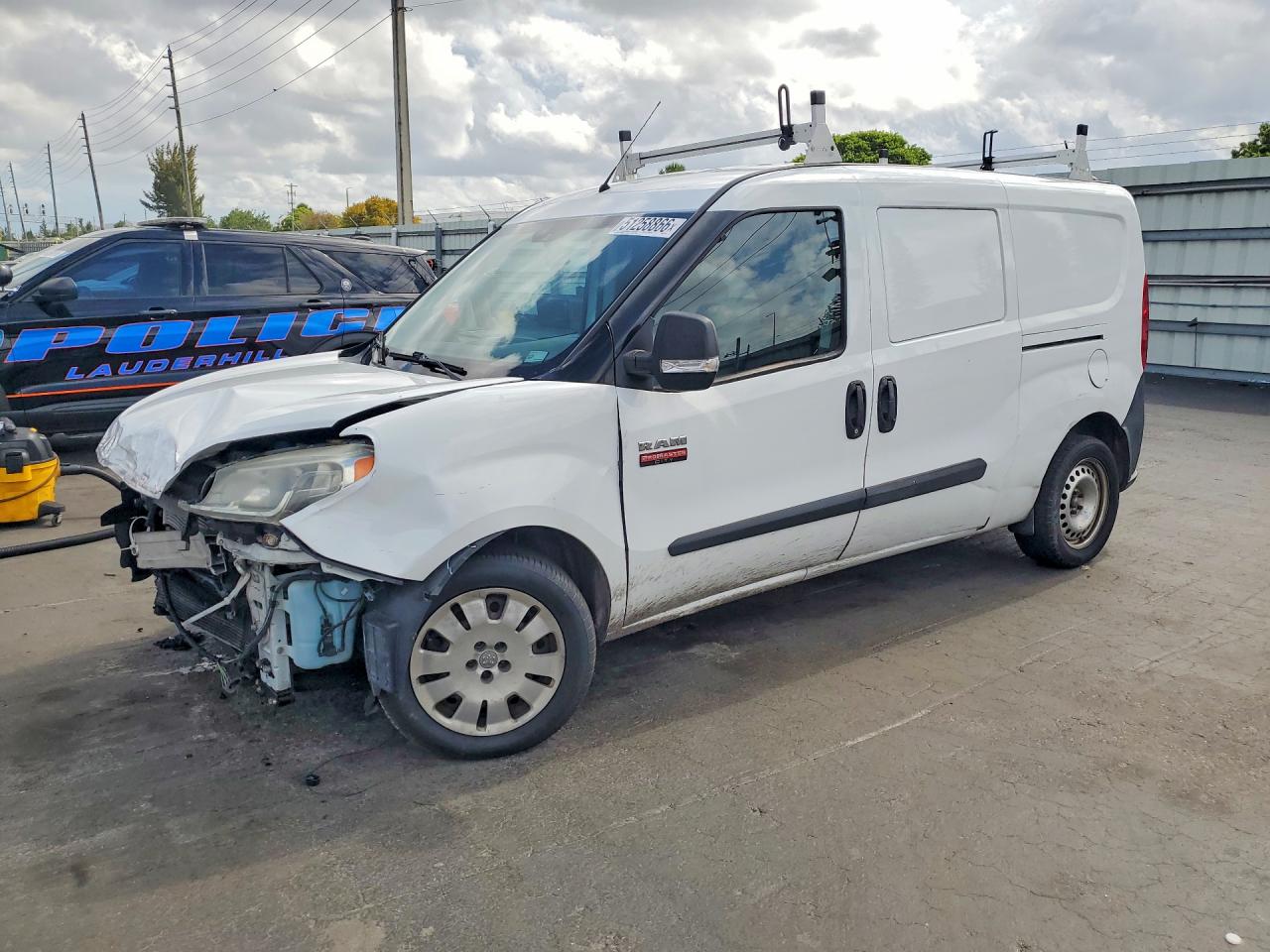 RAM PROMASTER CITY 2015 — 2