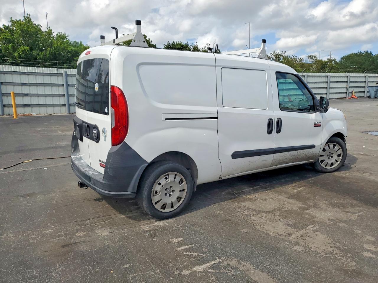 RAM PROMASTER CITY 2015 — 4