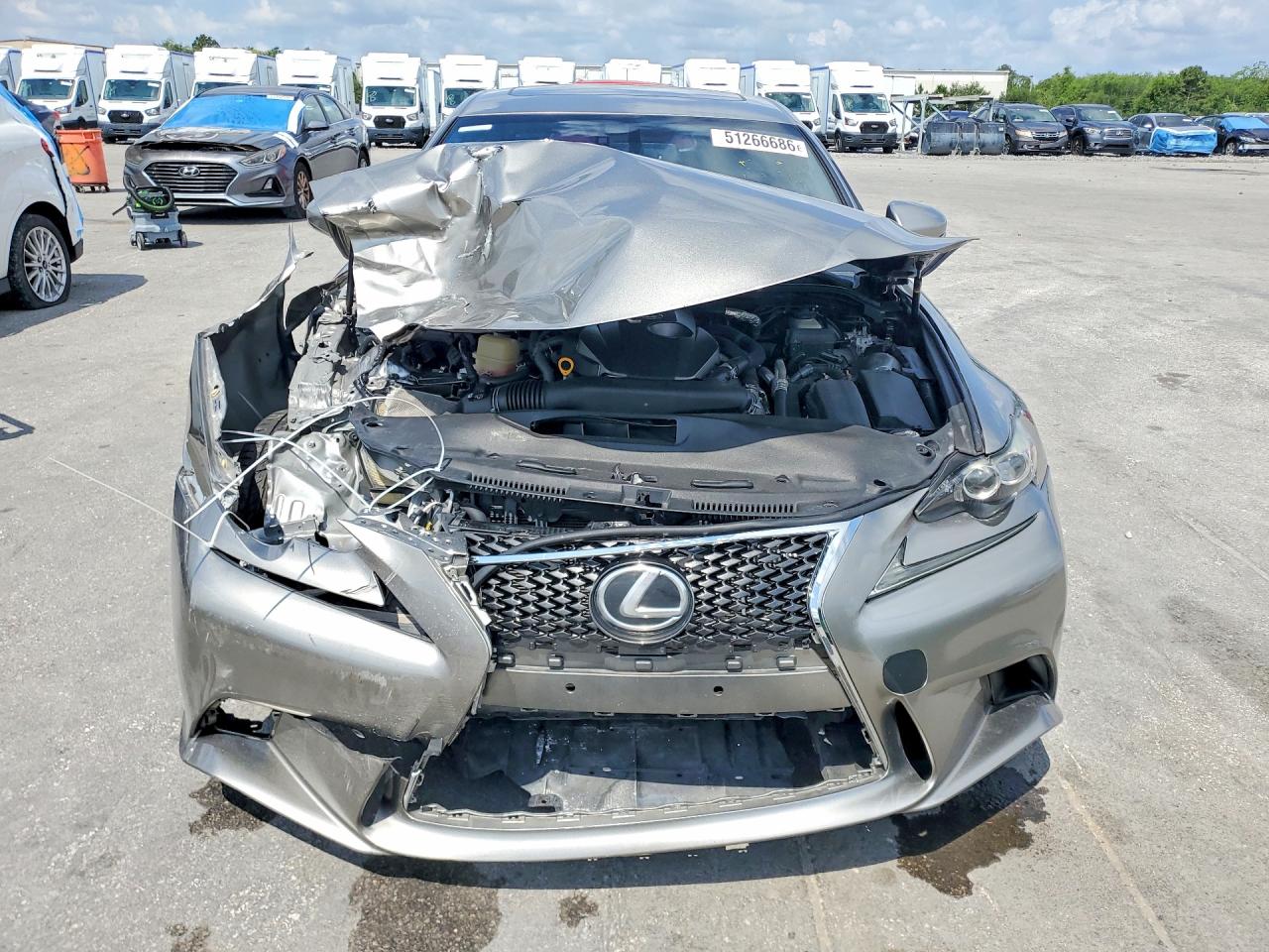 LEXUS IS 2016 — 6