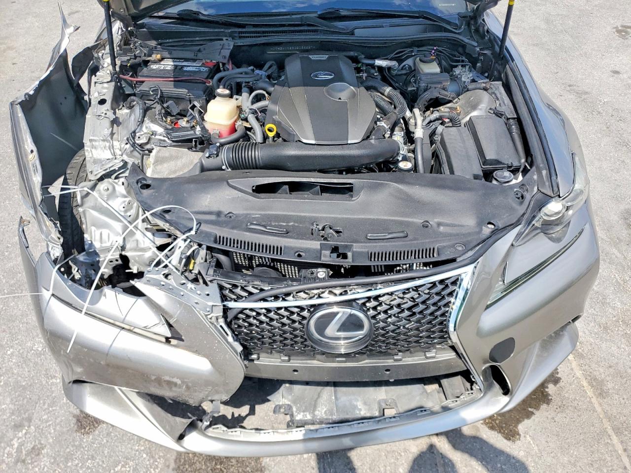 LEXUS IS 2016 — 12