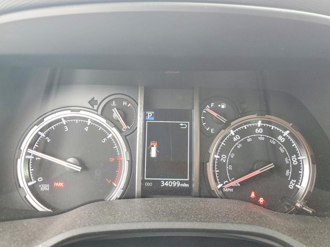 TOYOTA 4RUNNER 2024 — 10