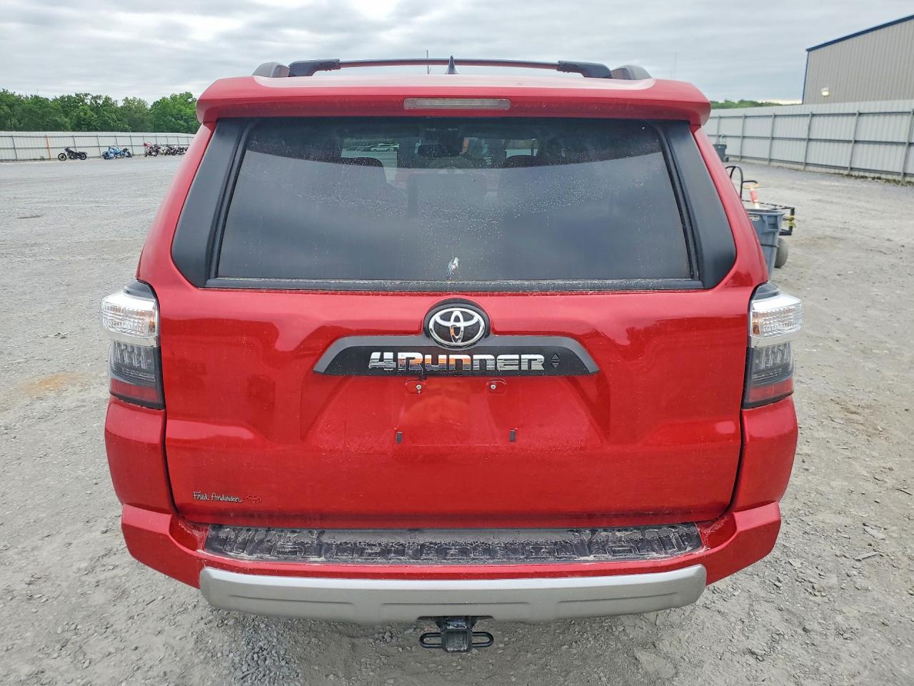 TOYOTA 4RUNNER 2024 — 7
