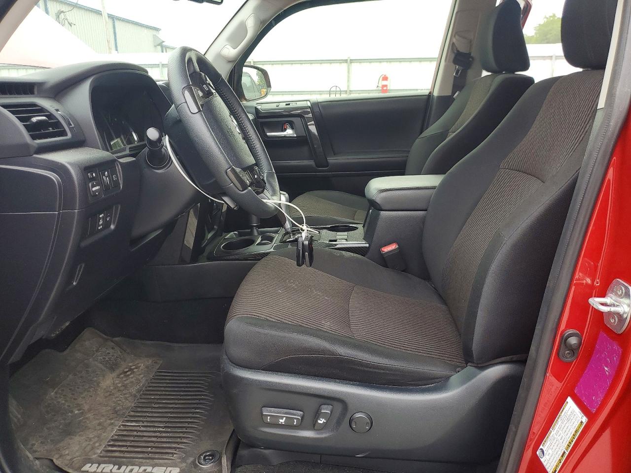 TOYOTA 4RUNNER 2024 — 8