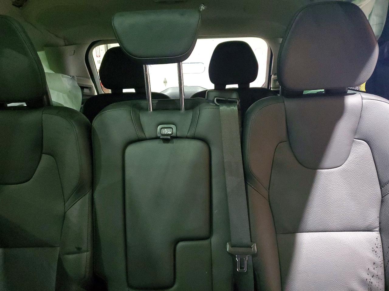 VOLVO XC90 2024 — 11