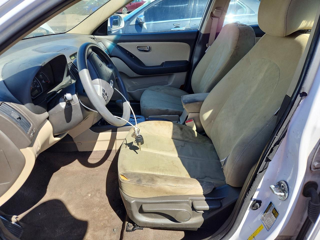 HYUNDAI ELANTRA 2010 — 8
