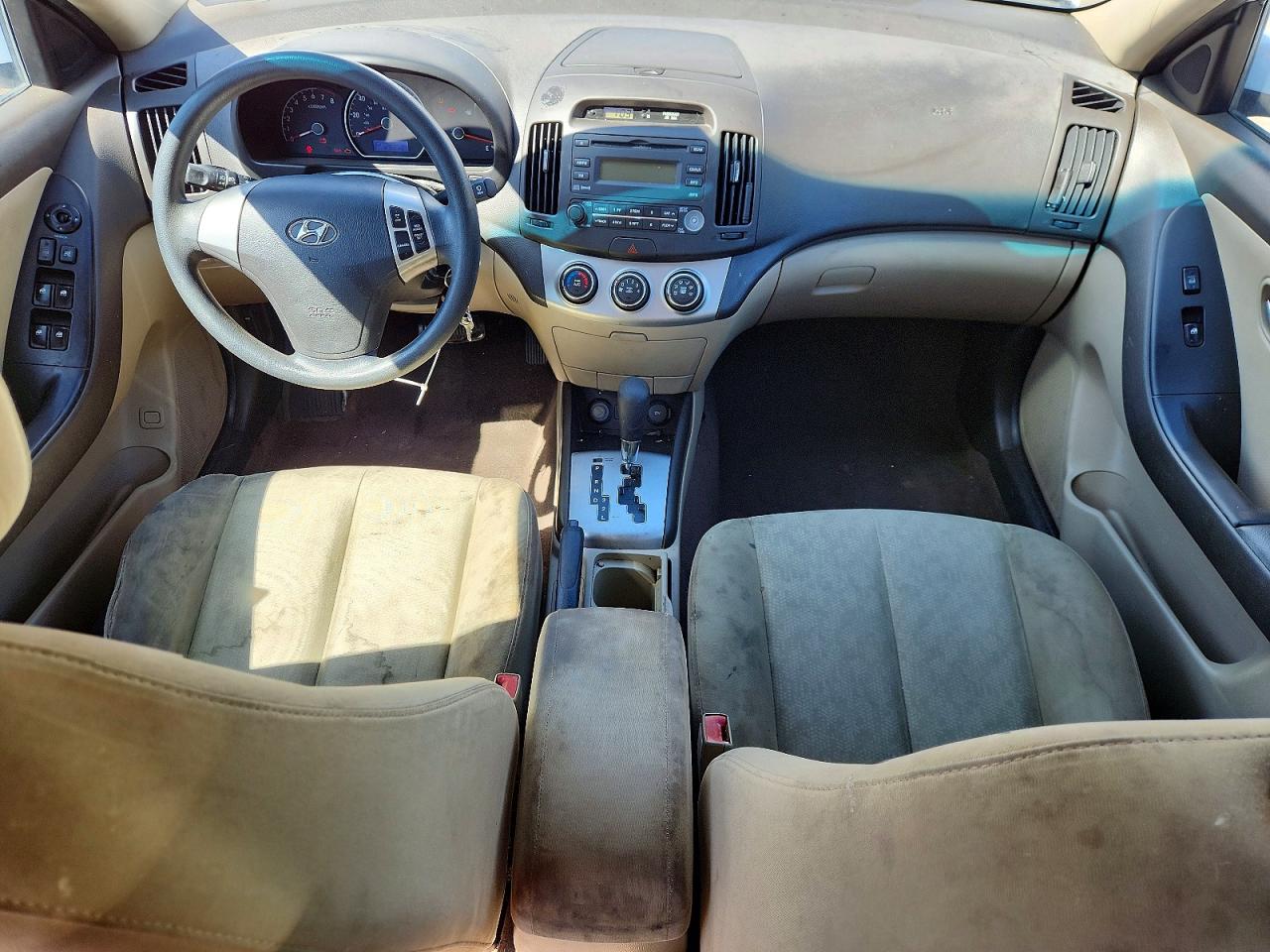 HYUNDAI ELANTRA 2010 — 9