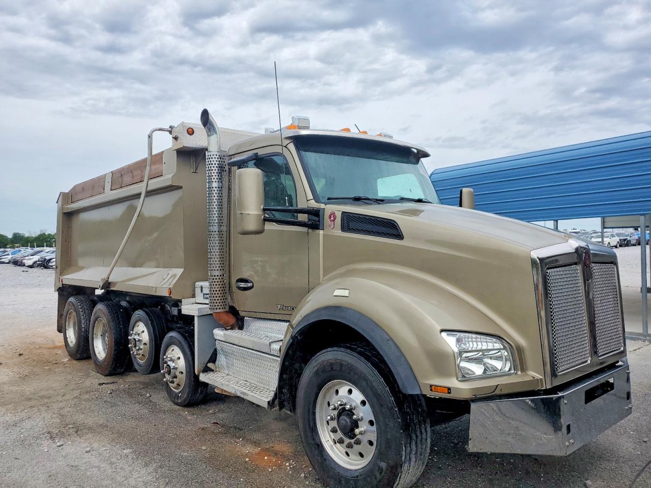 2018 KENWORTH T880