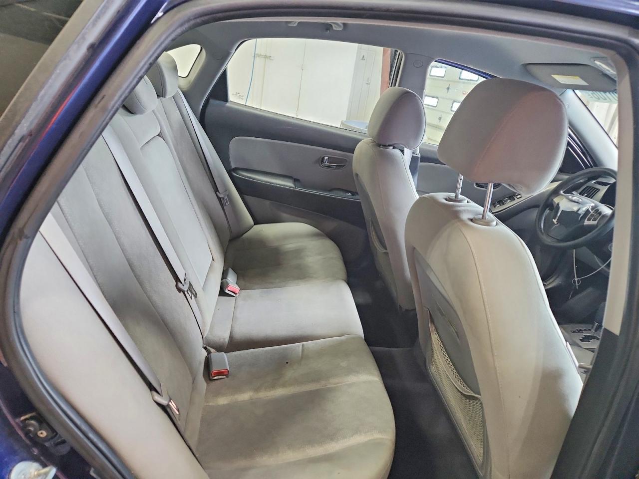 HYUNDAI ELANTRA 2010 — 11