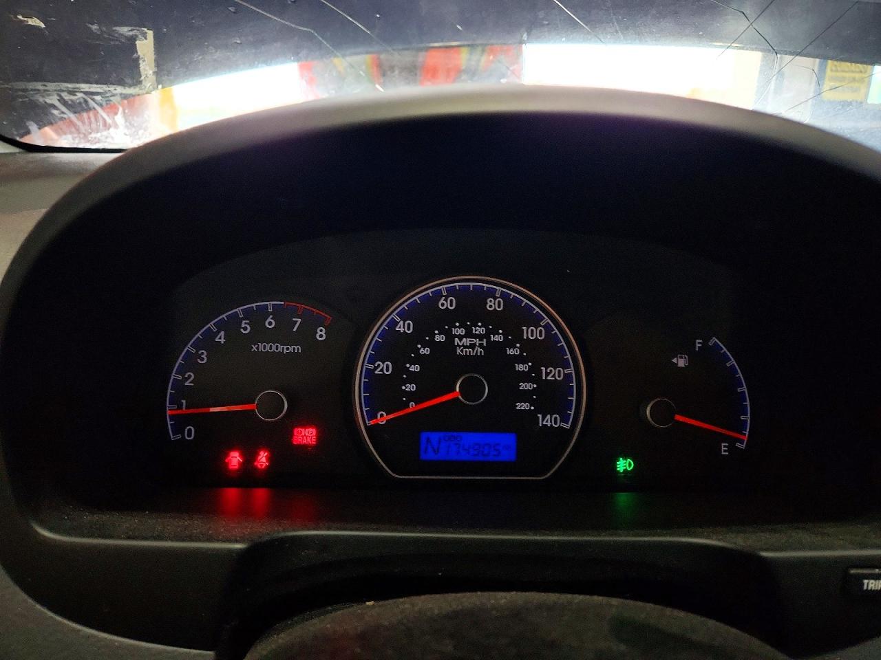 HYUNDAI ELANTRA 2010 — 10