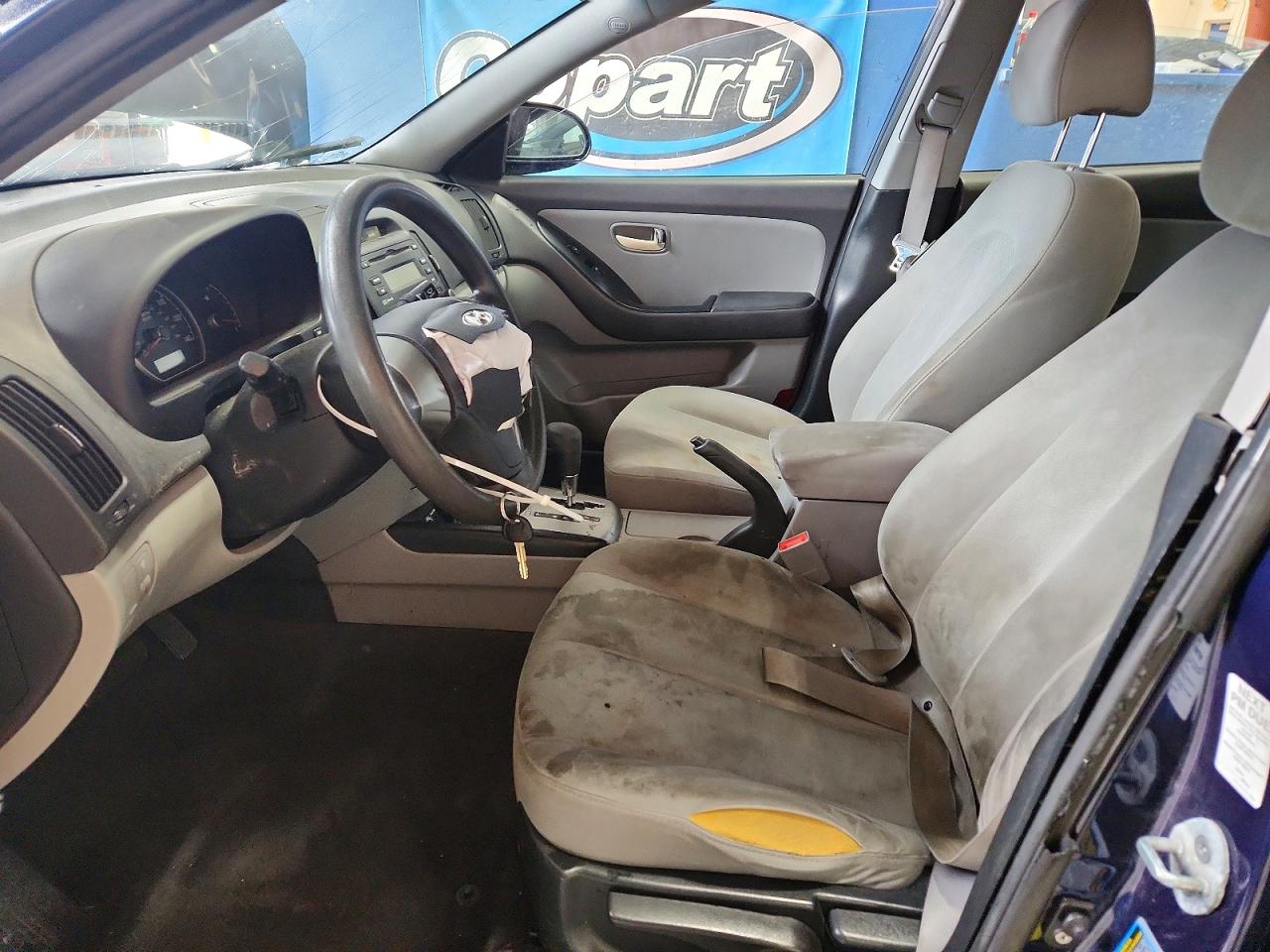 HYUNDAI ELANTRA 2010 — 8