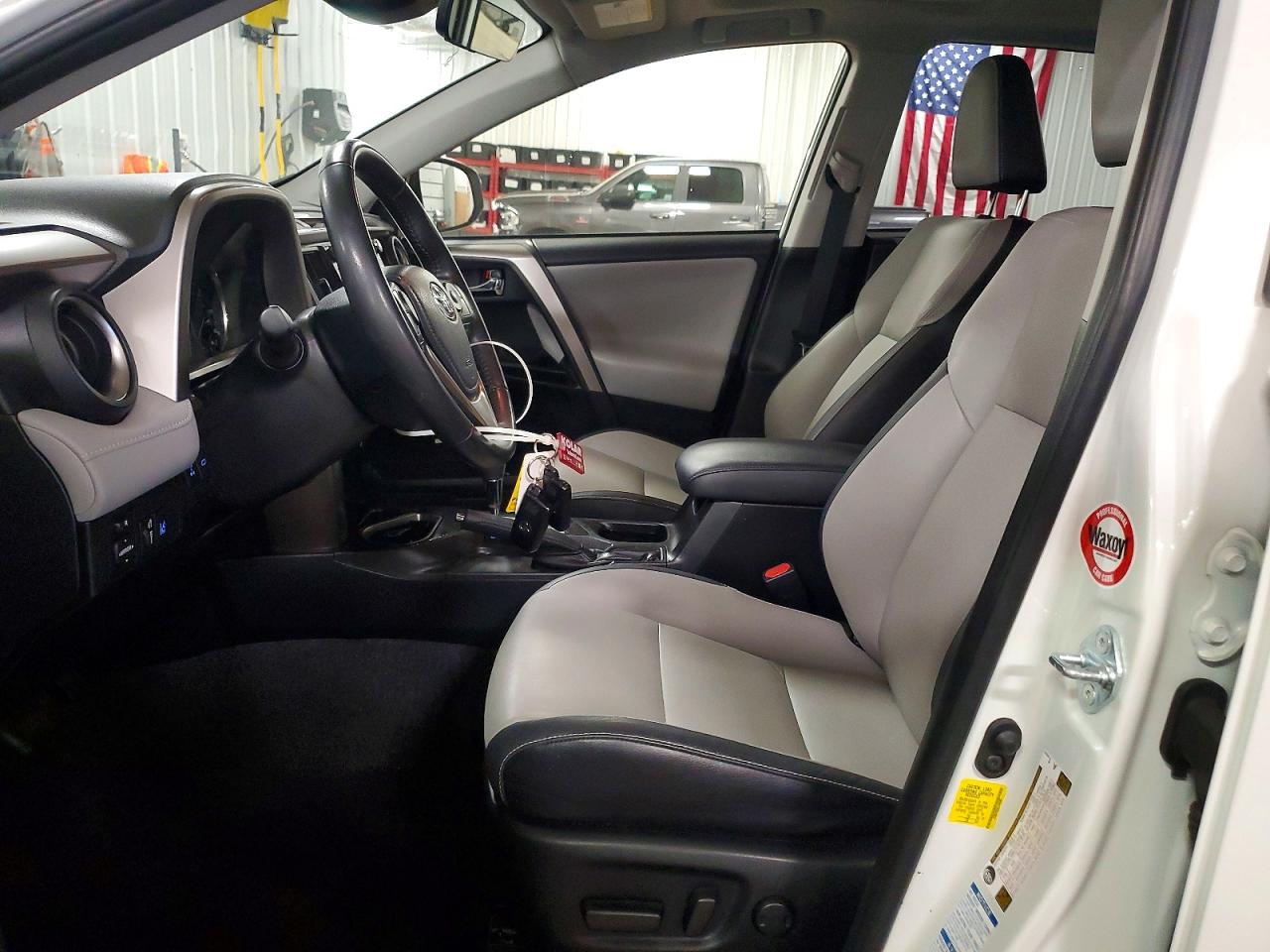 TOYOTA RAV4 2018 — 8
