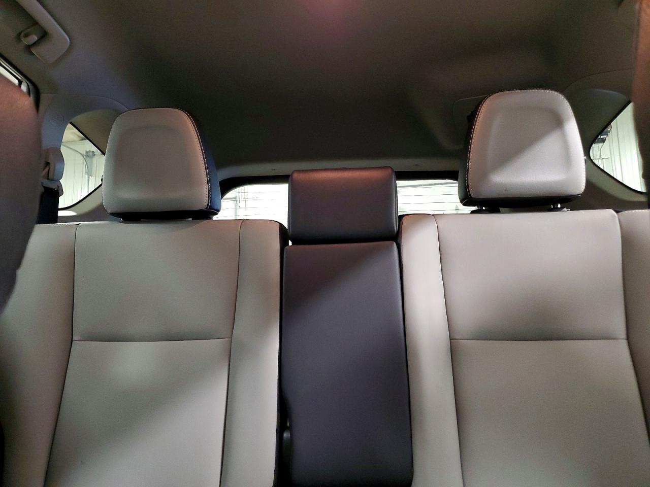 TOYOTA RAV4 2018 — 11
