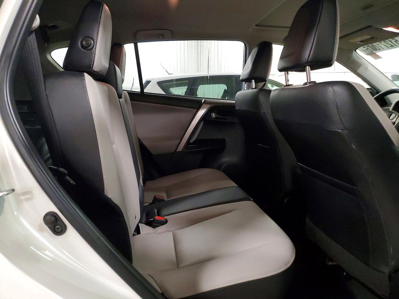 TOYOTA RAV4 2018 — 12