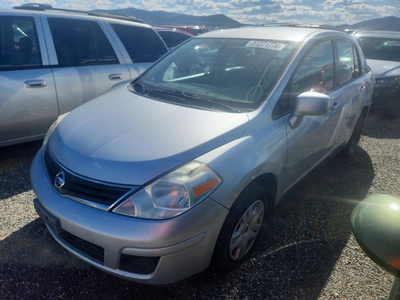 NISS VERSA 2011 — 2