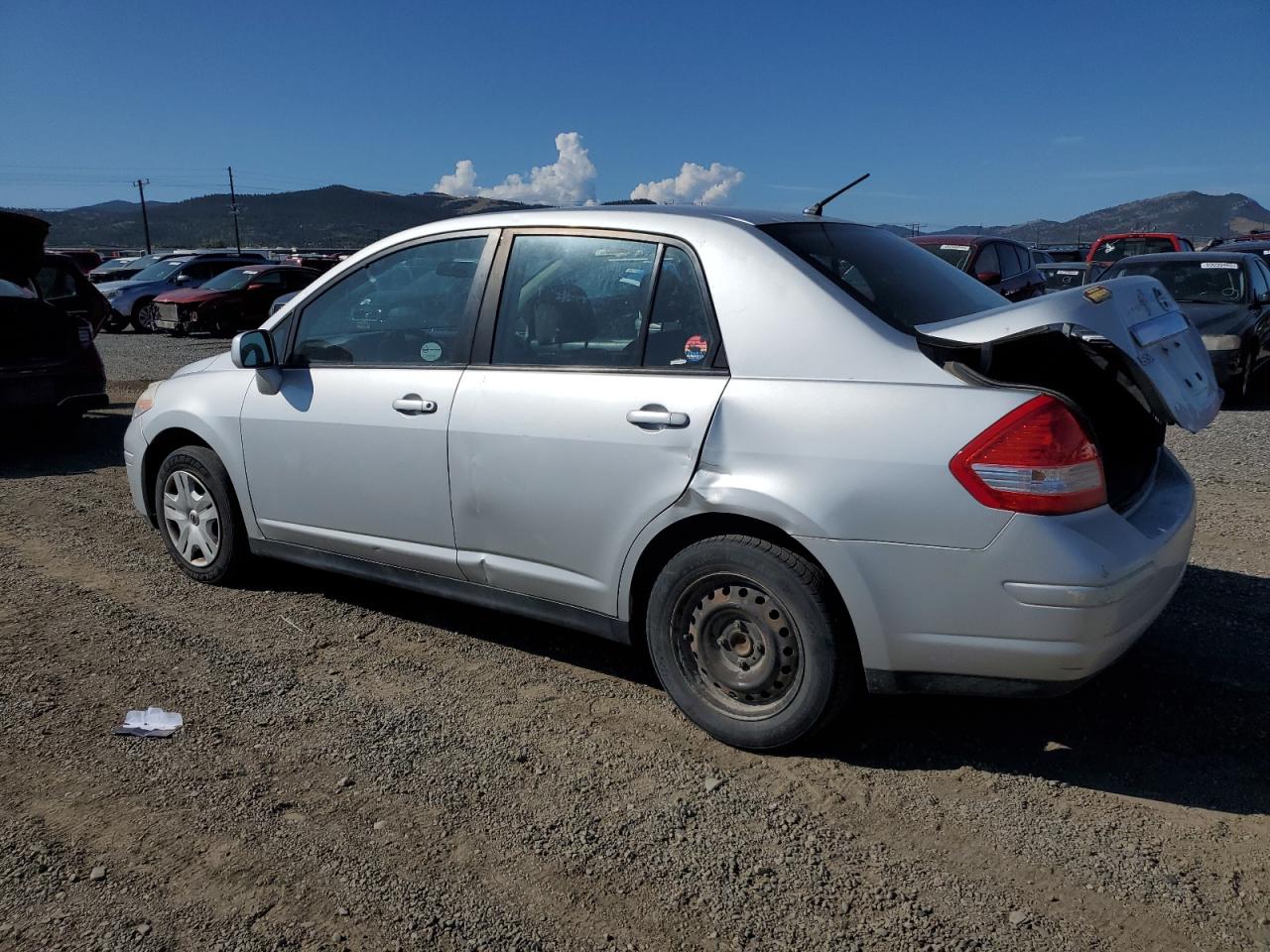 NISS VERSA 2011 — 3
