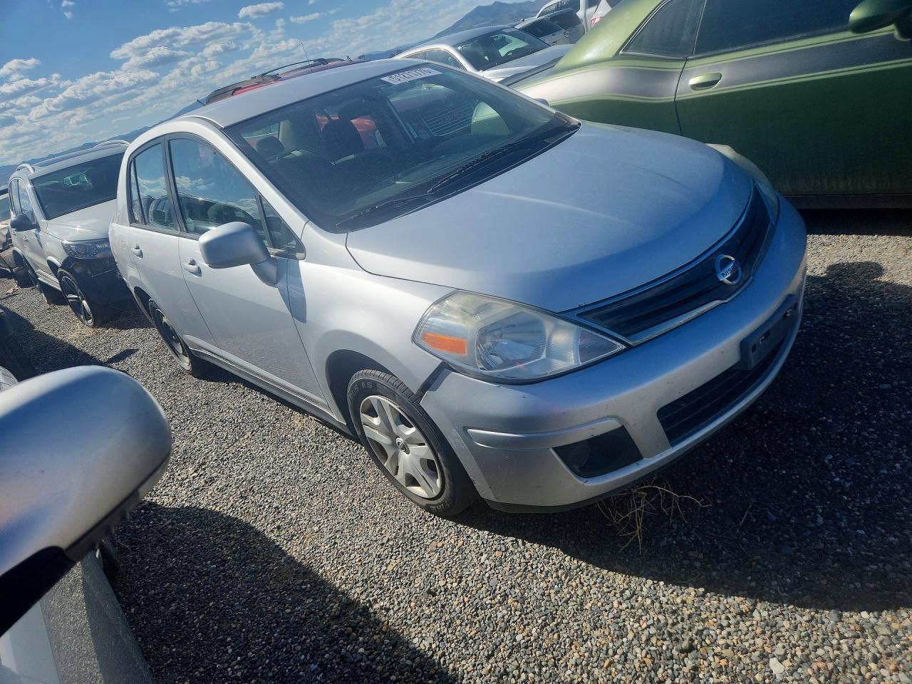 NISS VERSA 2011 — 5