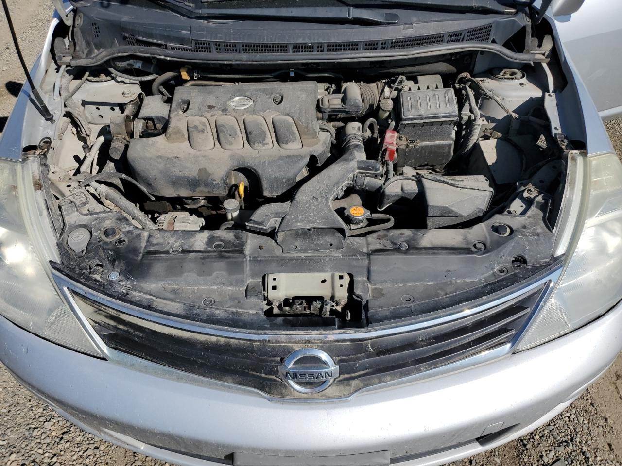 NISS VERSA 2011 — 12